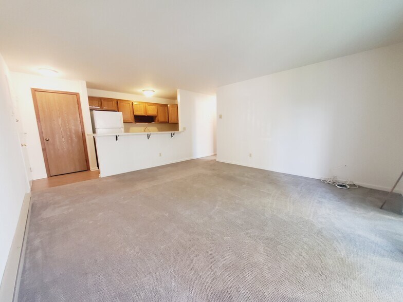 Building Photo - 55 Glenbrook Rd