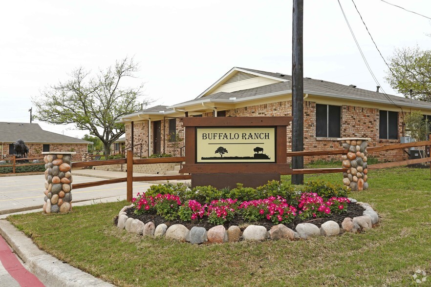 Building Photo - Buffalo Ranch Apartments