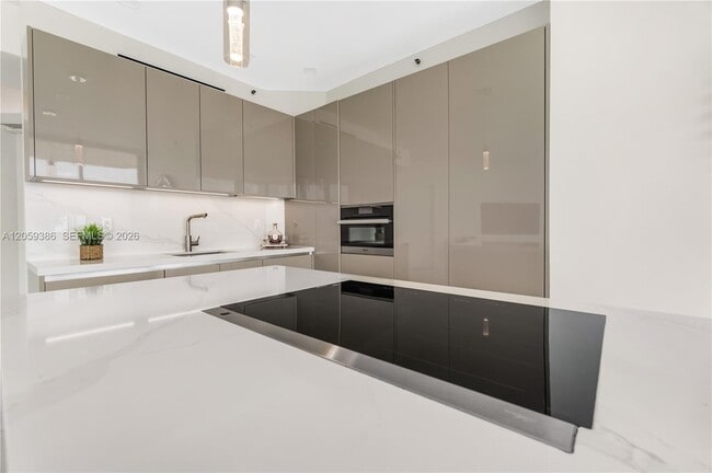 Building Photo - 7330 Ocean Ter