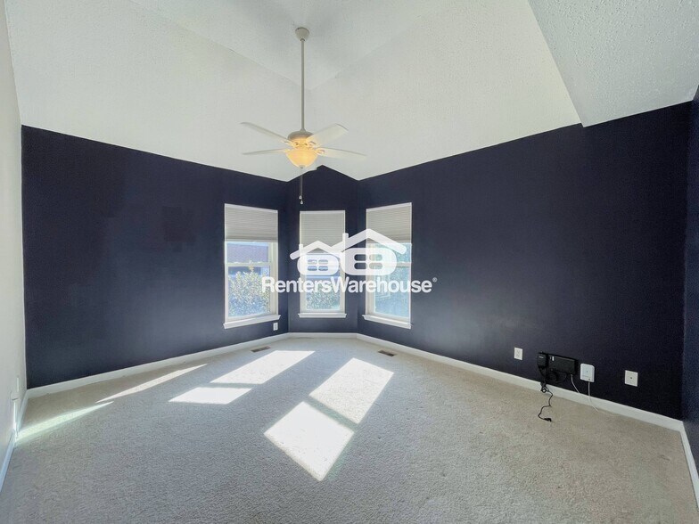 Building Photo - 2304 Beach Haven Dr