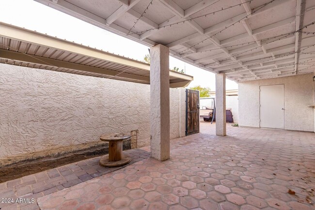 Building Photo - Beautiful townhome in Scottsdale!