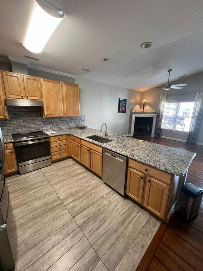Building Photo - 3 Bed 2.5 Bath Townhome In Governors' Village