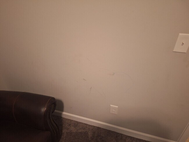 Building Photo - Beautiful Five Bedroom Home Located in Northeast Columbia!