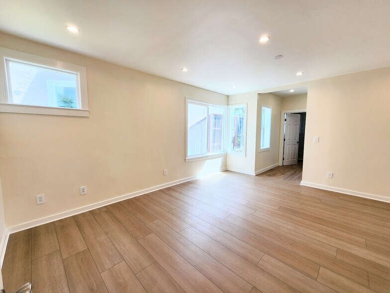 Master Bedroom - 3050 25th Ave