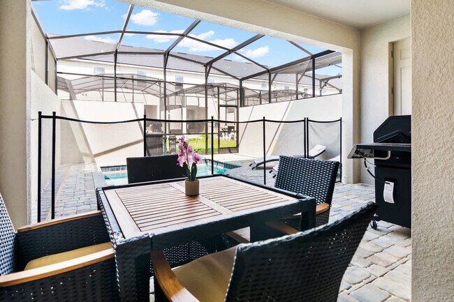 Building Photo - 1828 Tropical Palms Cir