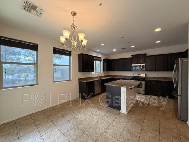 Building Photo - 5169 S Moccasin Trail