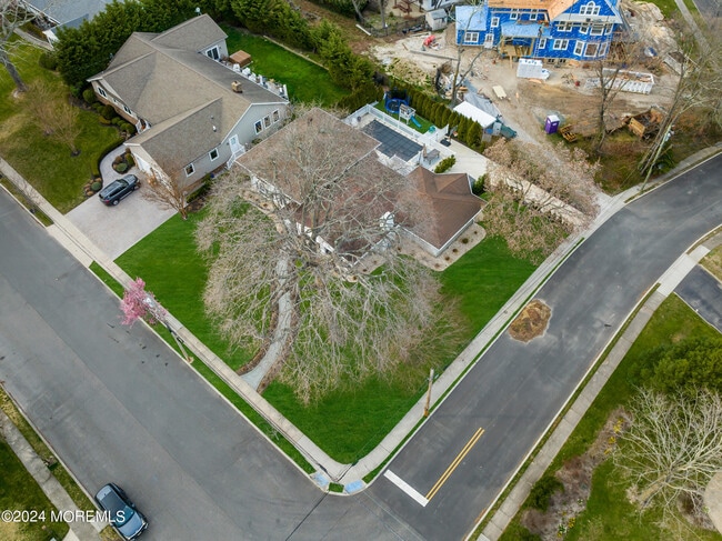 Building Photo - 201 Buttermere Ave
