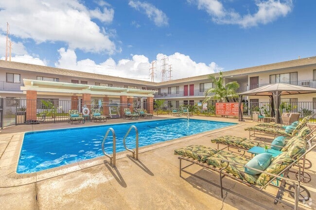 YOUR VITAMIN D LOUNGE AWAITS - Miramar Apartments