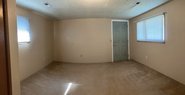 Building Photo - Shadle Area Home