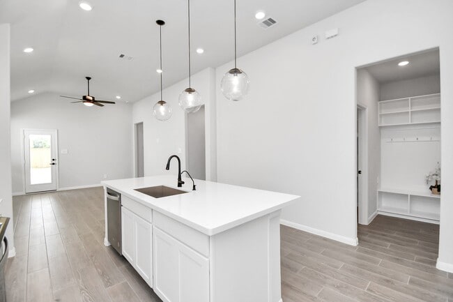 Building Photo - 19807 Palomino Pr Trl