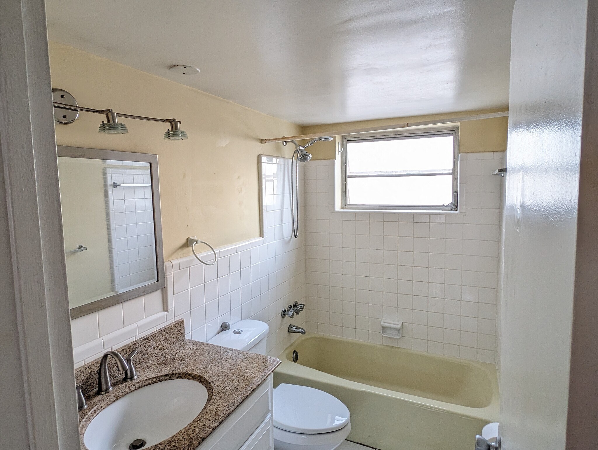 Building Photo - 2451 NE 49th St