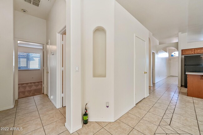 Building Photo - 2607 E Anderson Dr