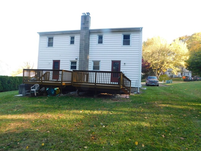 Building Photo - 21 Drummers Ln