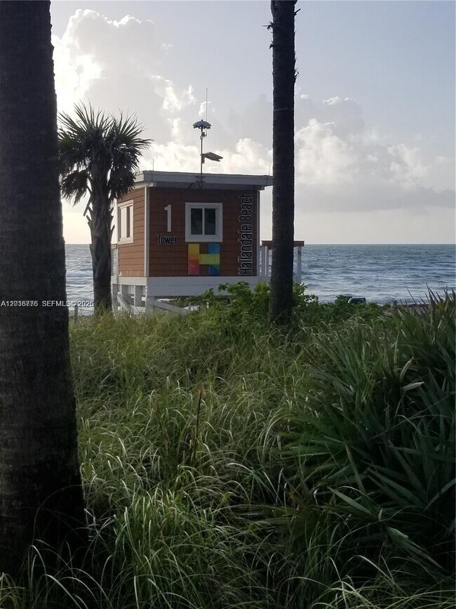 Building Photo - 1985 S Ocean Dr