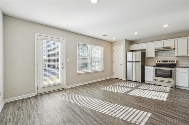 Building Photo - 4420 Pinscher St