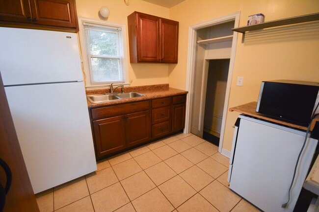 Building Photo - Homey House Near Goose Egg Park Available ...