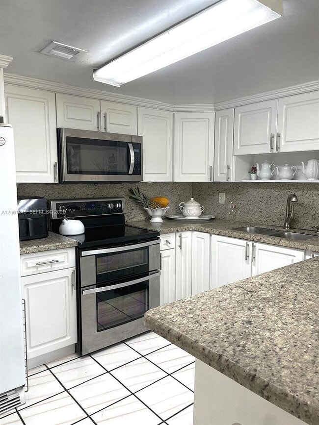 Building Photo - 520 NW 109th Ave