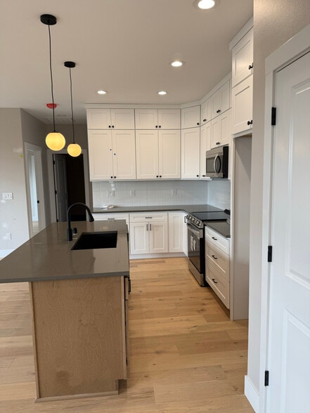 Building Photo - 226 Curtis Dr