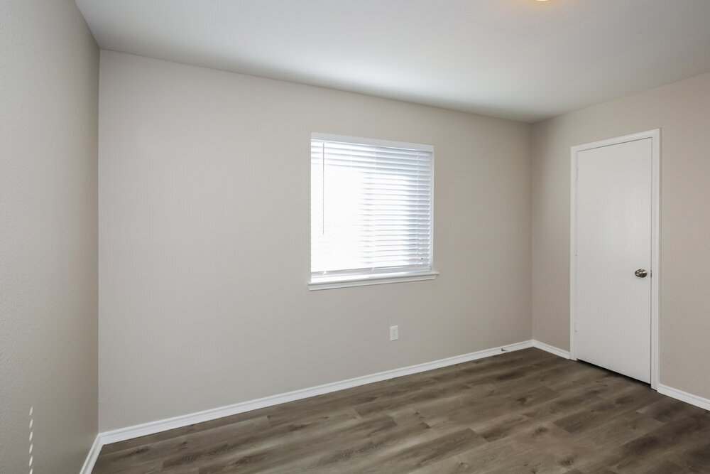 Building Photo - 2217 Midbury Dr