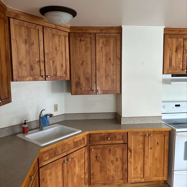 Building Photo - 45 E Simpson Ave