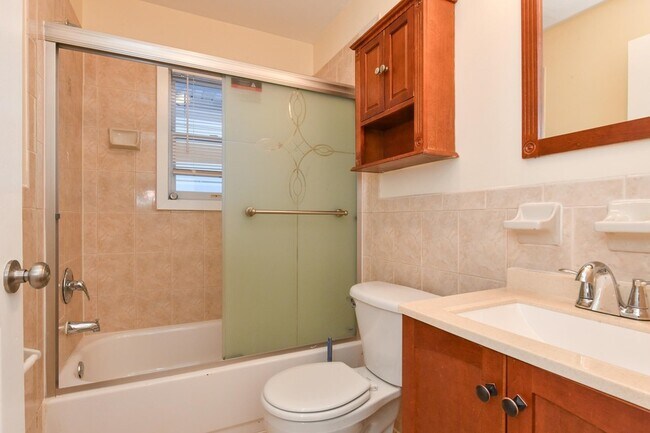 Building Photo - 499 Ocean Ave