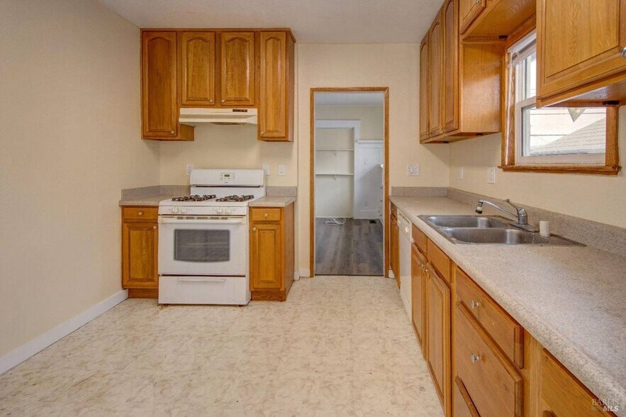 Building Photo - 1617 Georgia St