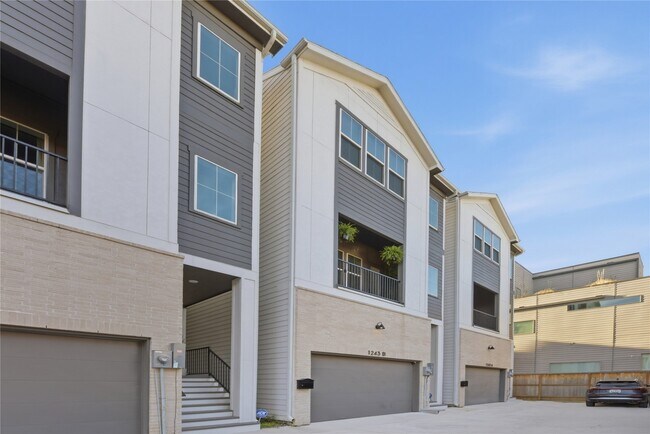 Building Photo - 1243 W 23rd St