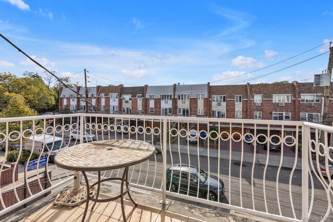 Building Photo - 69-21 62nd Dr