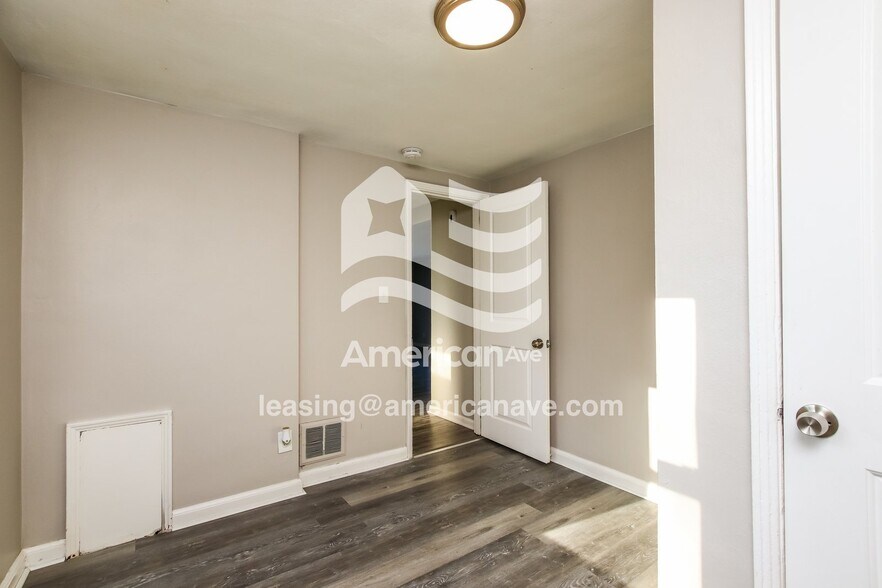 Building Photo - 1709 Campbell Dr