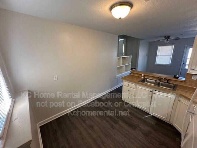 Building Photo - 1114 E Myrtle St