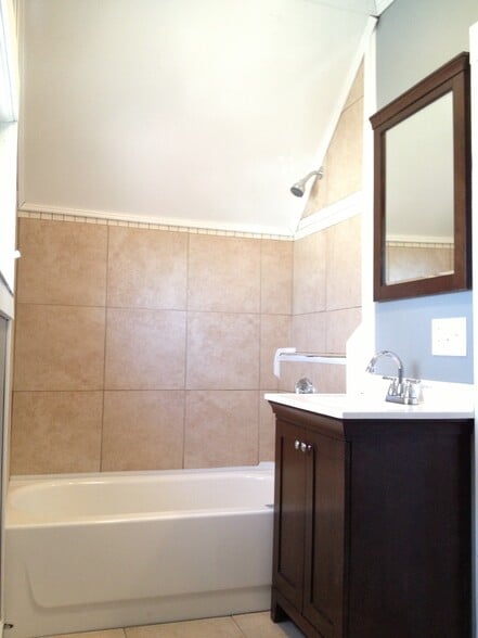 Building Photo - 42 S Central St