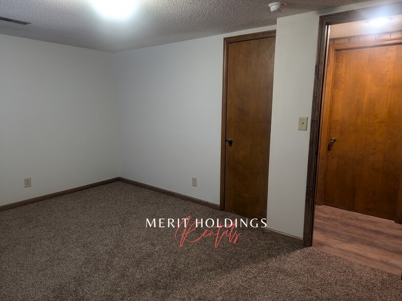 Building Photo - 1421 S Haden Ct