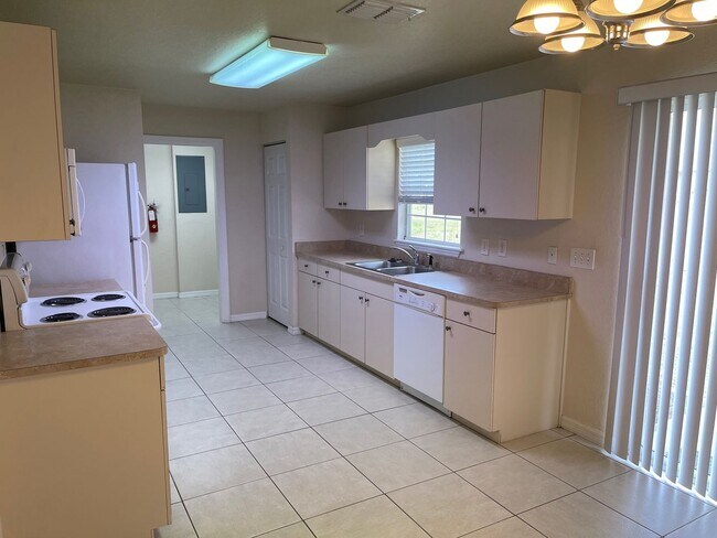 Building Photo - 7287 Midway Terrace