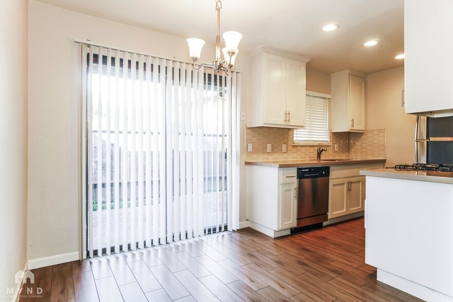 Building Photo - 2336 Villanova Cir