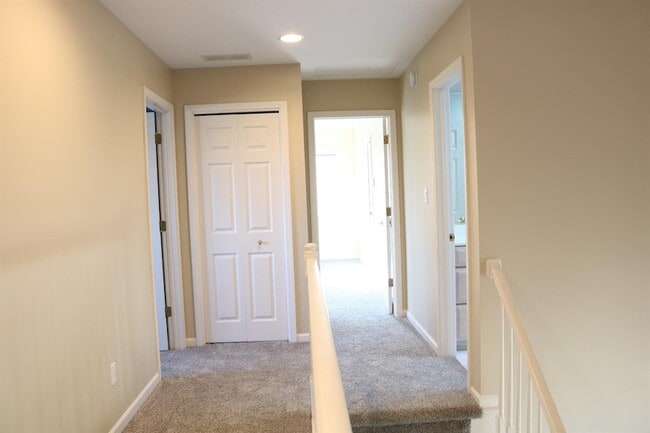 Building Photo - 9939 Sequoia Ln