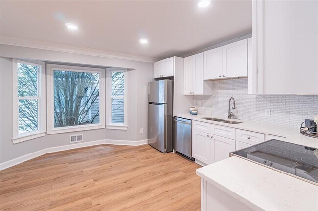 Building Photo - 27 S Riversong Ln
