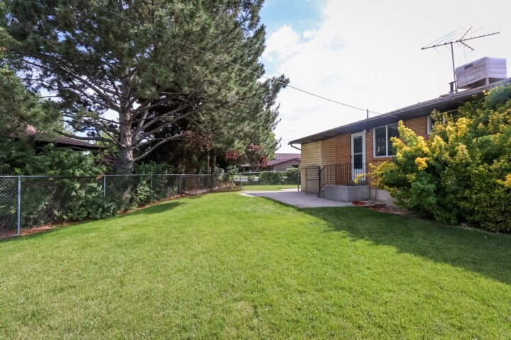 Building Photo - 8319 S Harrison Cir