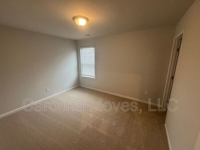 Building Photo - 409 Mariene Dr