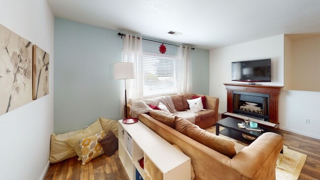 Building Photo - 2 Bedroom, 2 Bathroom Townhome in Oceano