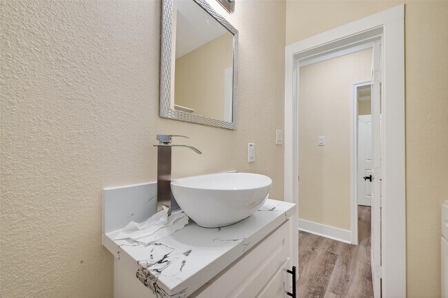 Building Photo - 2725 Avenue F