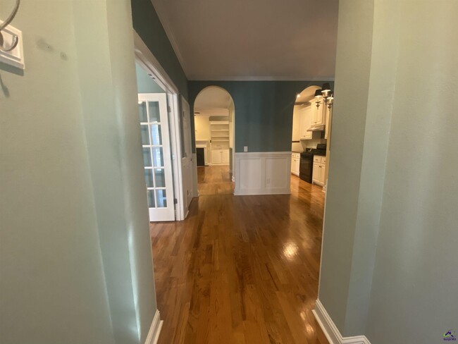 Building Photo - 338 Ivystone Dr