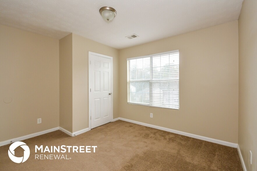 Building Photo - 6731 Hidden Lake Dr