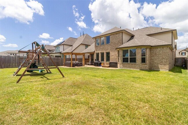 Building Photo - 3010 Flora Manor Dr