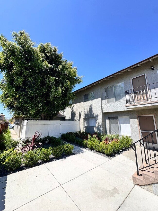 Building Photo - 3781 Green - Grn