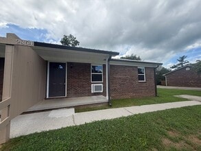 Building Photo - 2860-2864 BRD