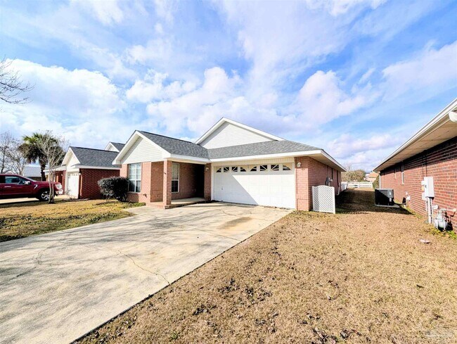 Building Photo - 28 Easton St