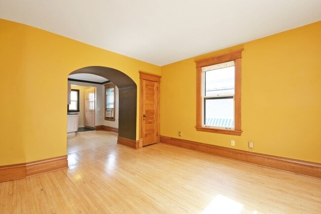 Building Photo - 1621 Laurel Ave