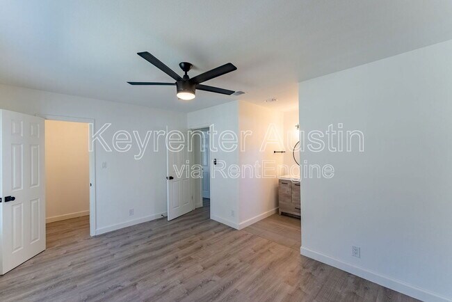 Building Photo - 9409 Meadow Vale