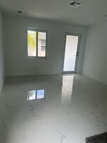 Building Photo - 316 N 61st Ave