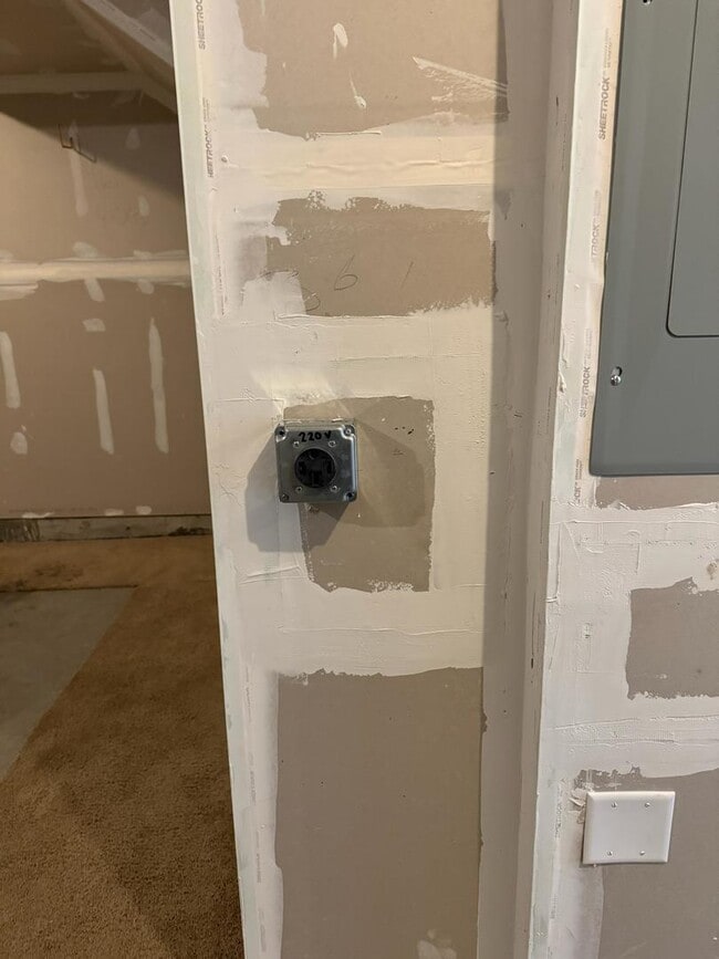 Building Photo - 1526 Albany St